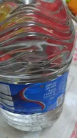 Agua mineral natural
