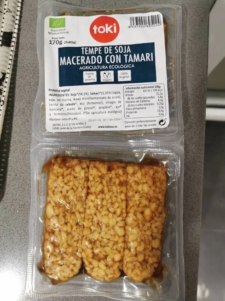 Tempe de soja macerado con tamari