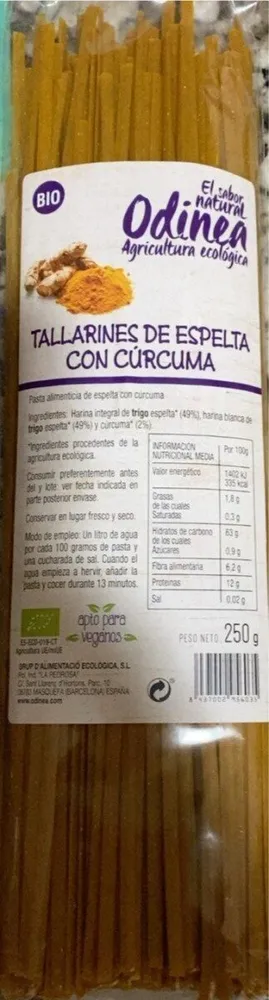 Tallarines de espelta con cúrcuma
