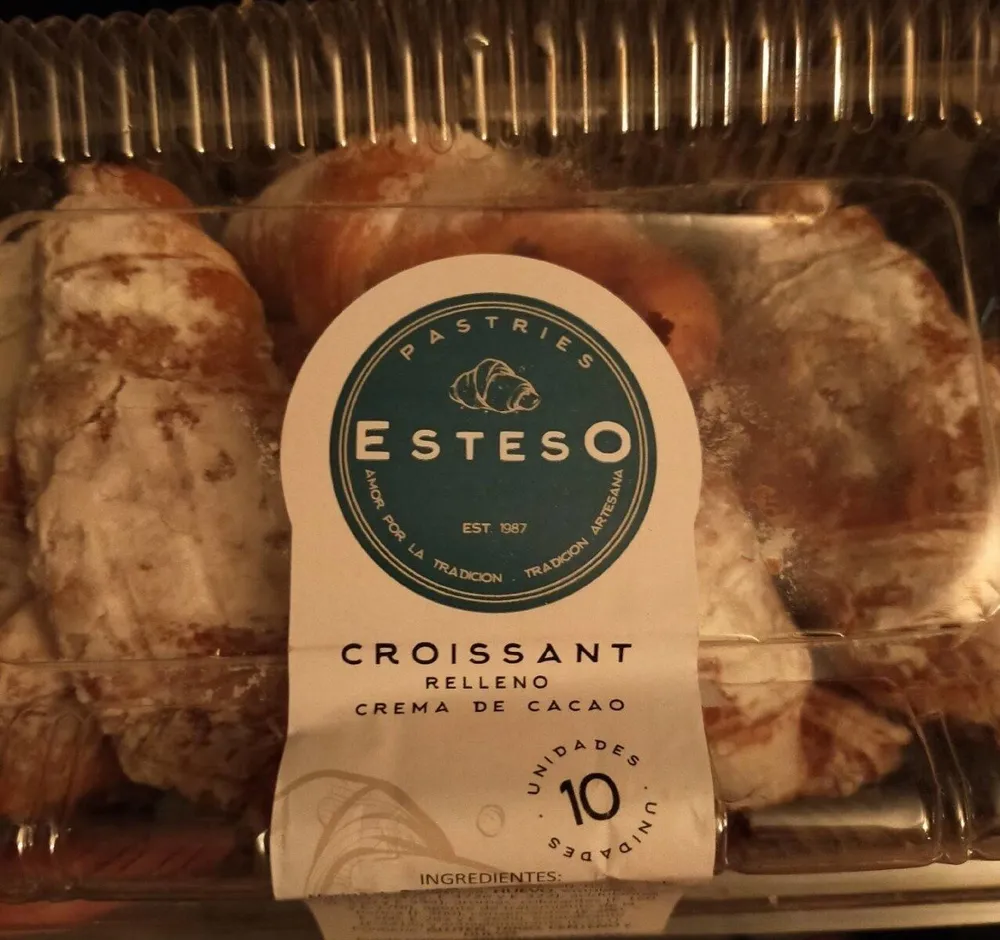 Croissant relleno de crema de cacao
