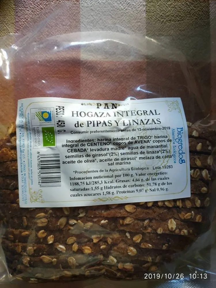 Hogaza integral de pipas y linazas