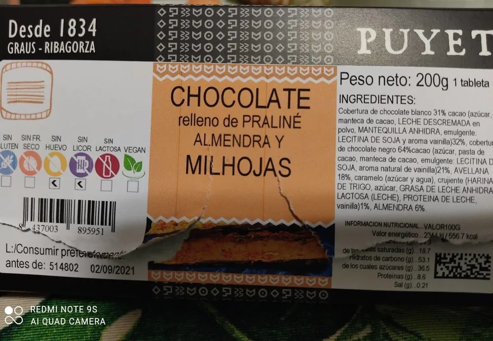 Chocolate relleno de praliné almendra y milhojas