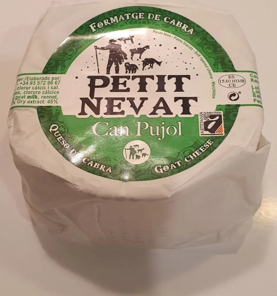 Queso artesanal de cabra con mohos blancos
