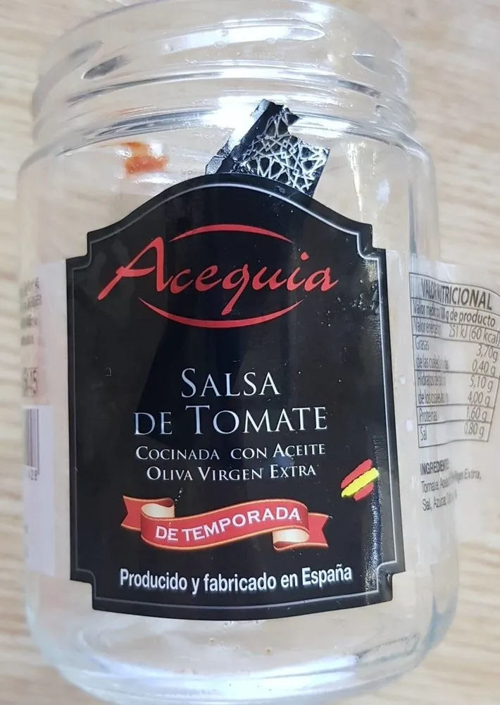 Salsa de tomate cocinada con aceite de oliva