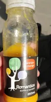 Zumo recién exprimido de naranja y mango
