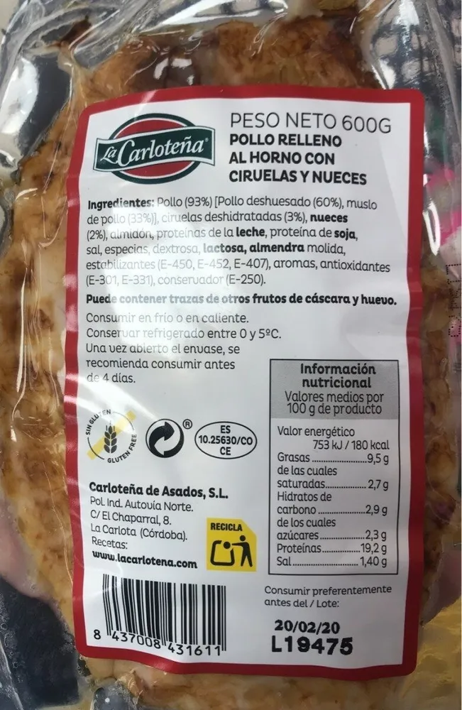 Pollo relleno al horno con ciruelas y nueces