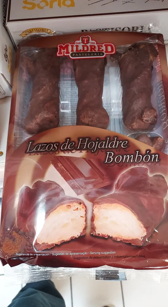 Lazos de hojaldre bombón