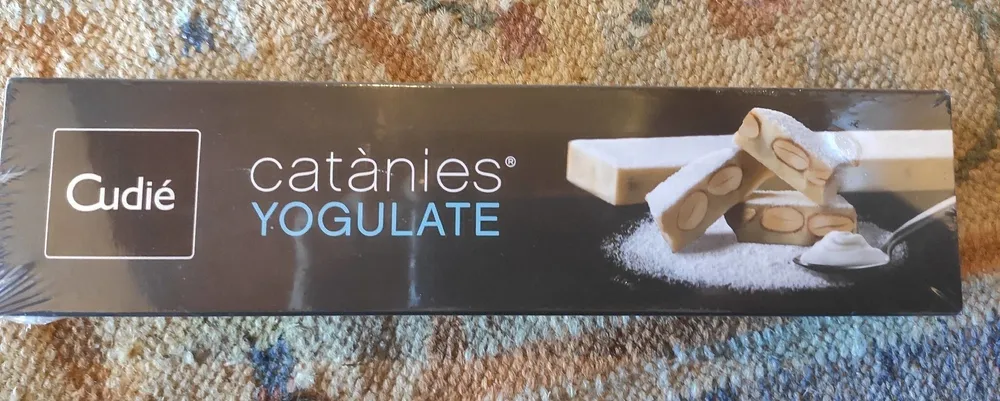 Catánies YOGULATE