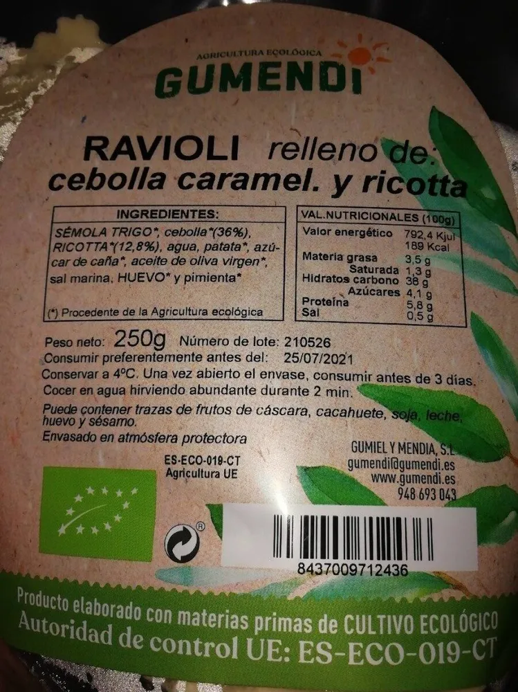 Ravioli relleno de cebolla caramelizada