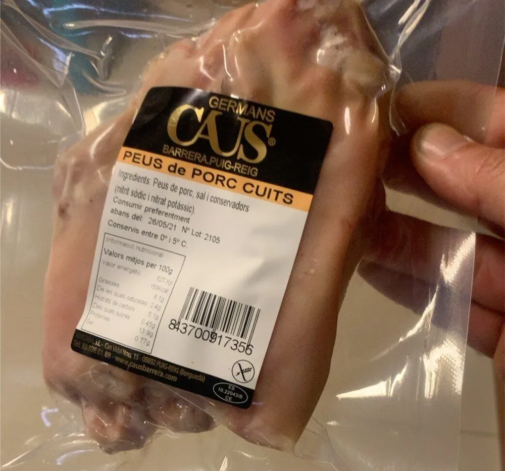 Pies cerdo cocidos