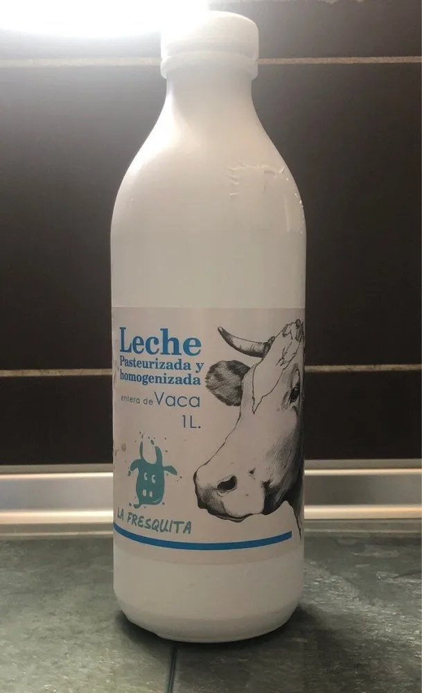 Leche pasteurizada y homogenizada entera de vaca