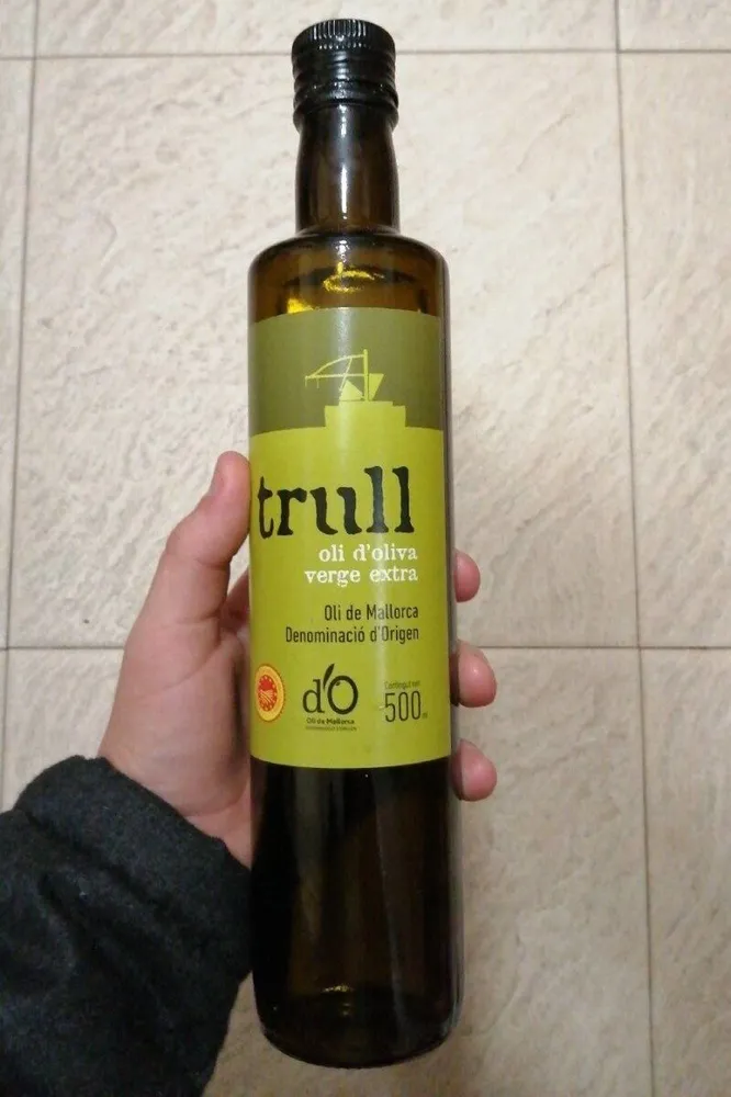Trull. Oli d'oliva verge extra.