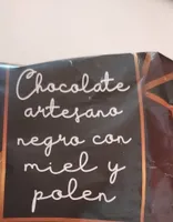 Chocolate artesano negro con miel y polen