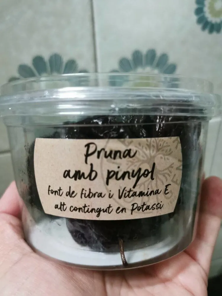 Pruna amb pinyol