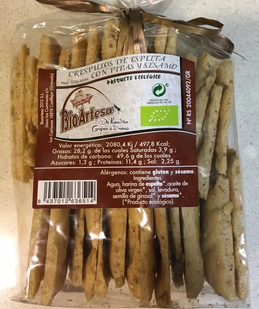 Crespillos de espelta con pipas y sésamo
