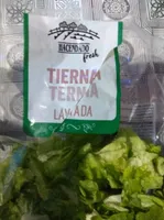 Lechuga tierna lavada