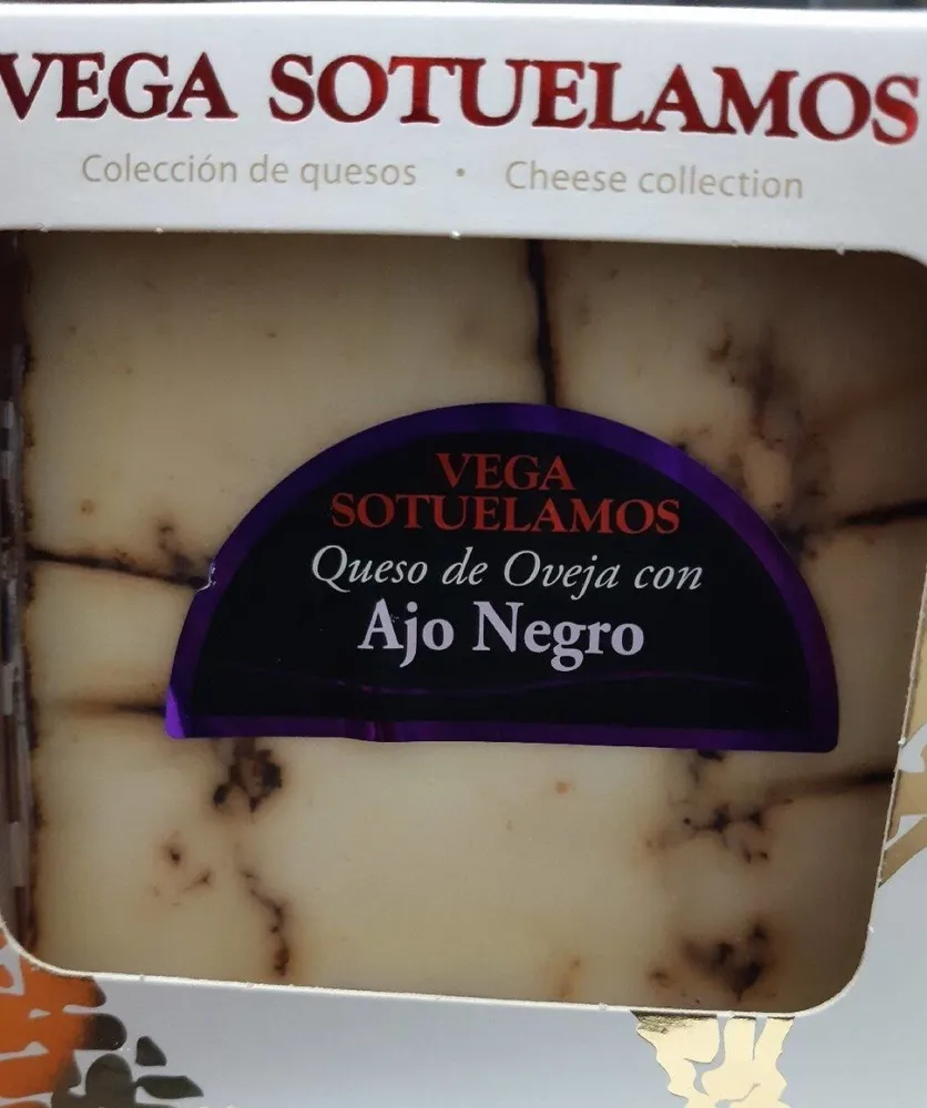 Queso de oveja con ajo negro
