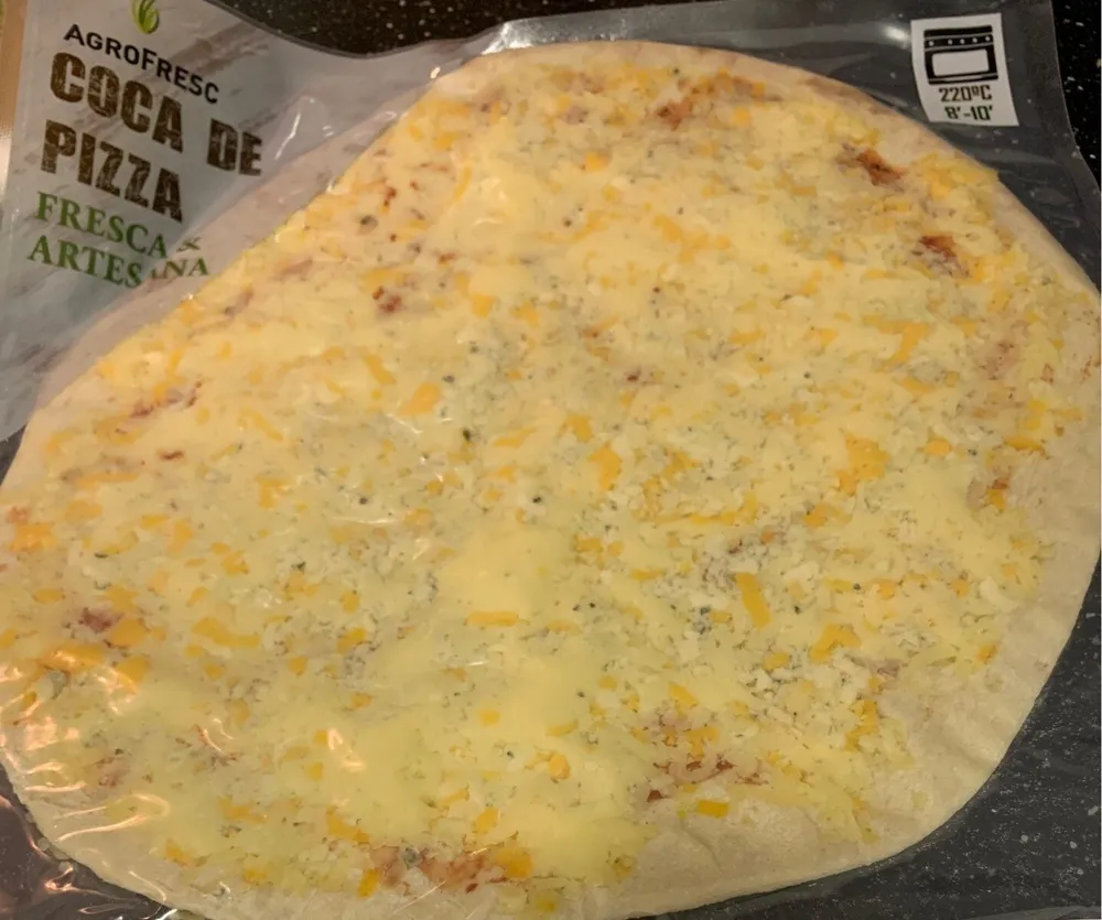 COCA DE PIZZA DE FORMATGES