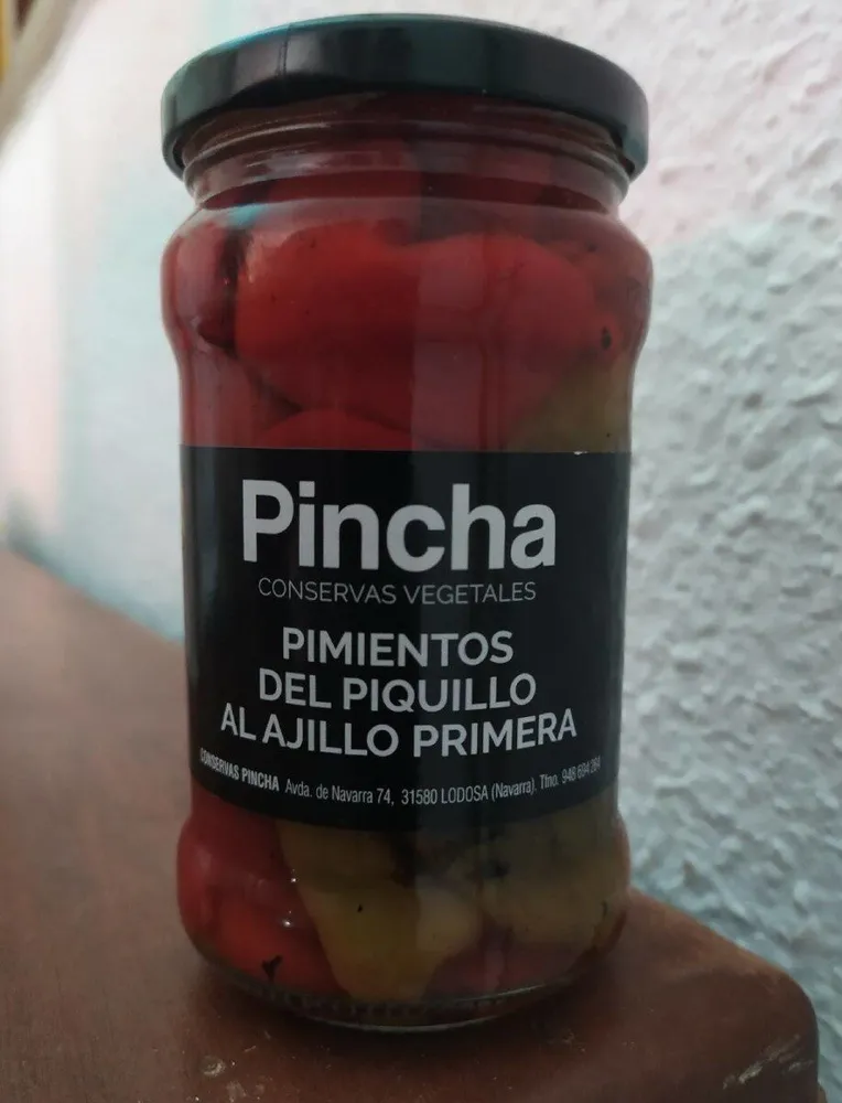 Pimientos del piquillo al ajillo primera