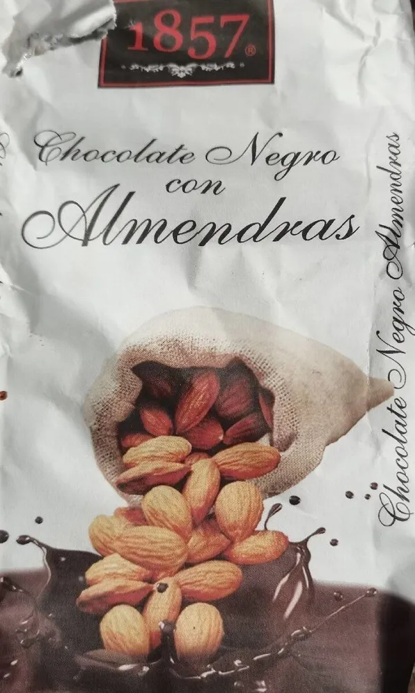 Chocolate negro con almendras
