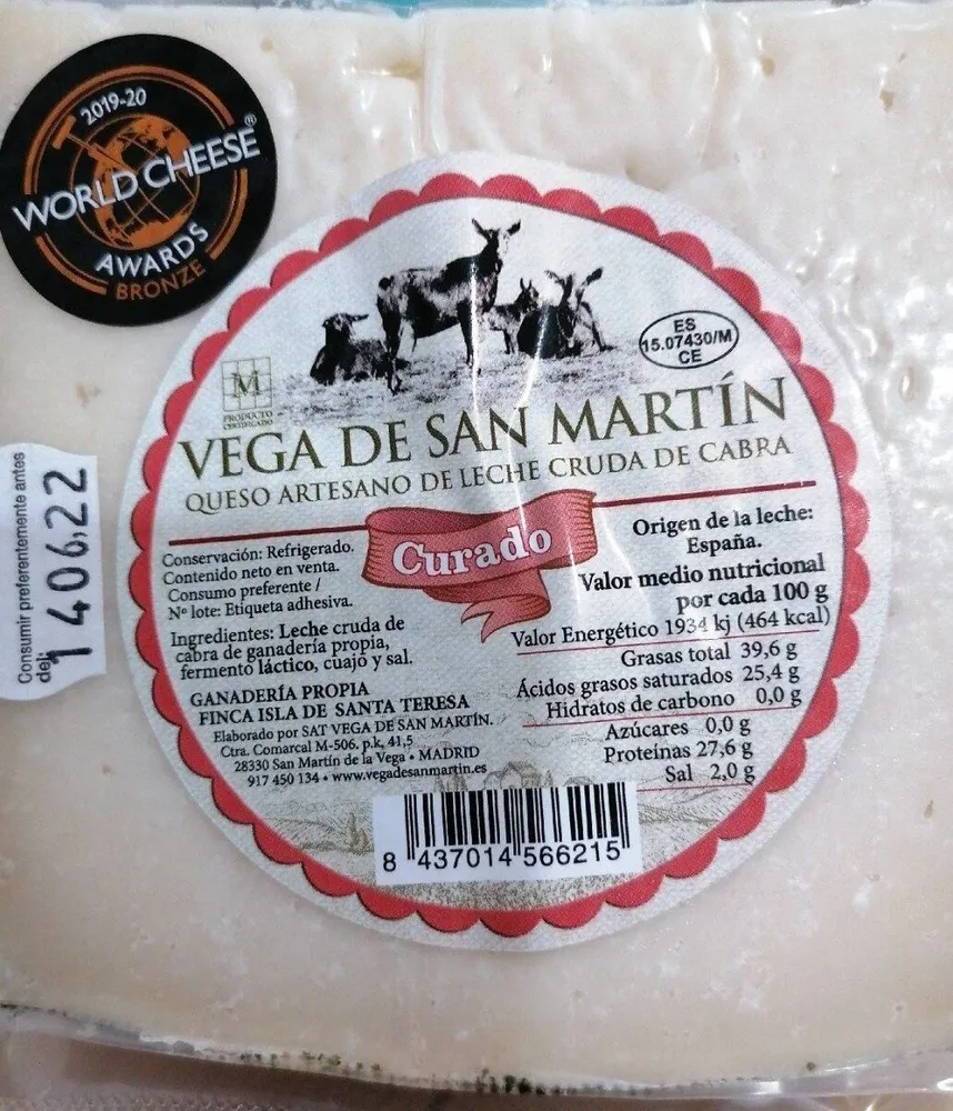 Queso artesano de leche cruda de cabra curado