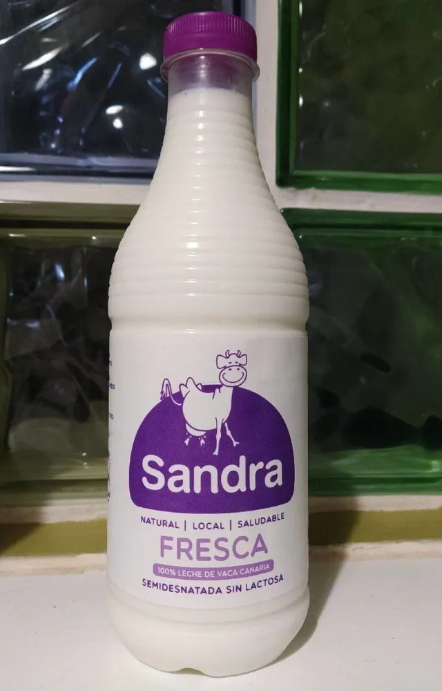 Leche de vaca fresca