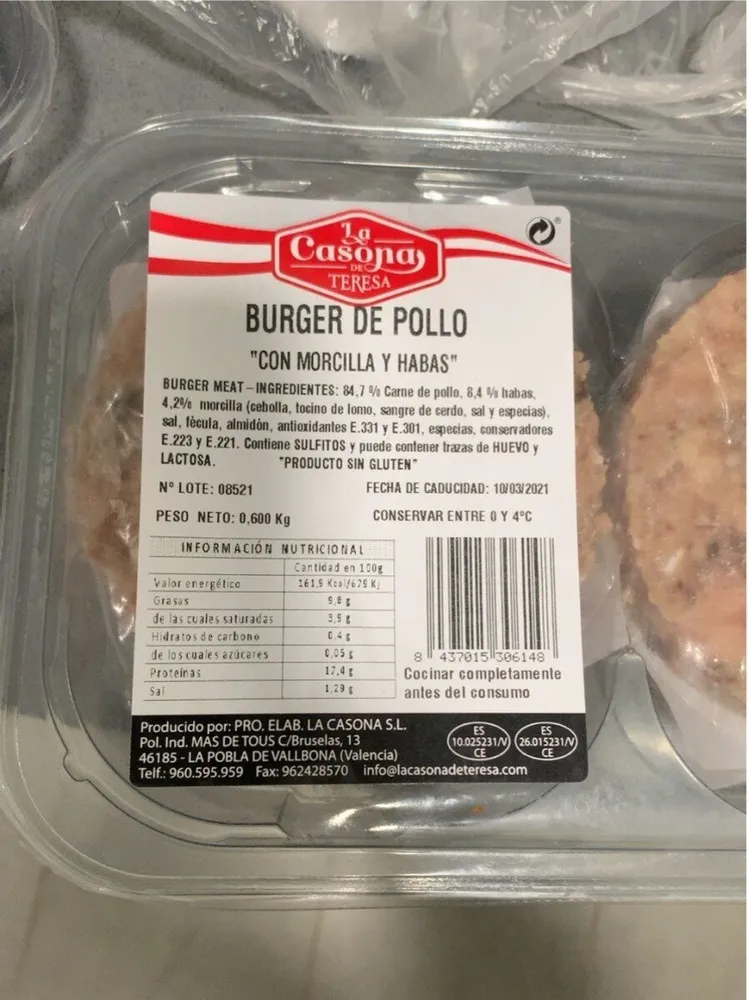 Hamburguesa de pollo con morcilla y habas