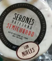 Queso semi curado de cabra con nueces