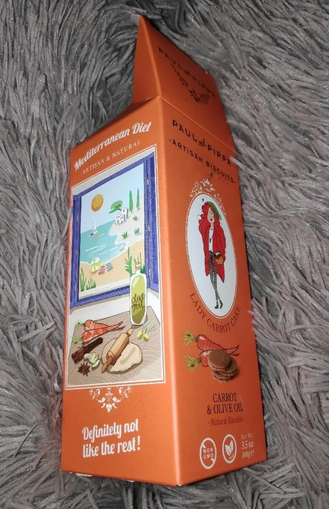 Artisan biscuits carrot cake