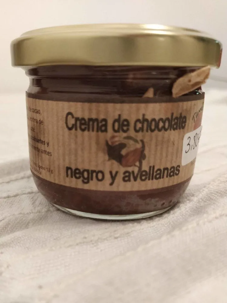 Crema de chocolate negro y avellanas