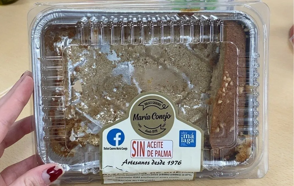 Bizcocho de pueblo con almendras
