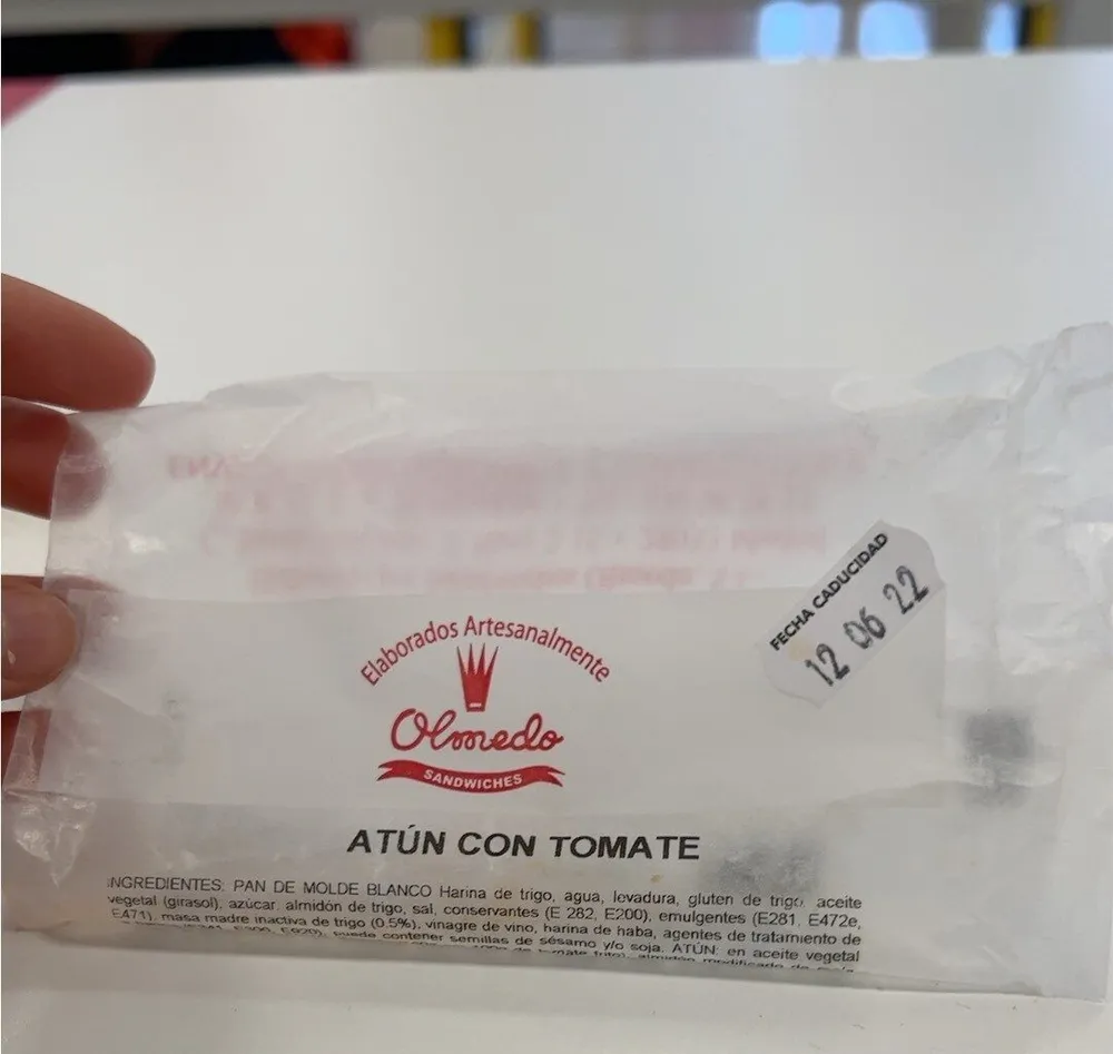 Atún con tomate