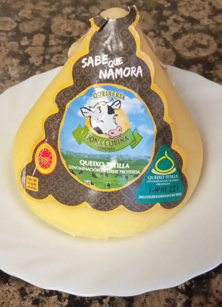 Queixo Tetilla Dona Cobiña