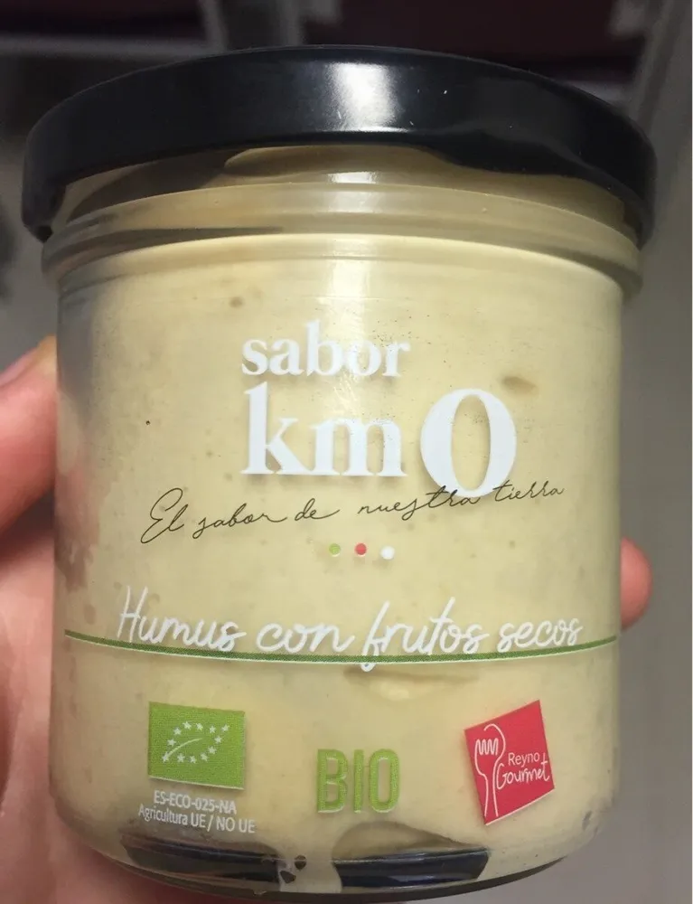 Humus con frutos secos