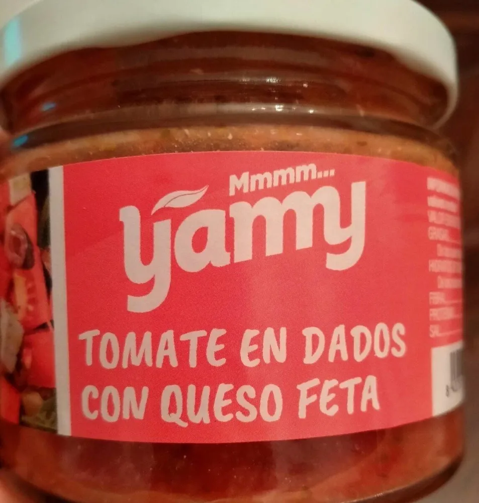 Tomate en dados con queso feta