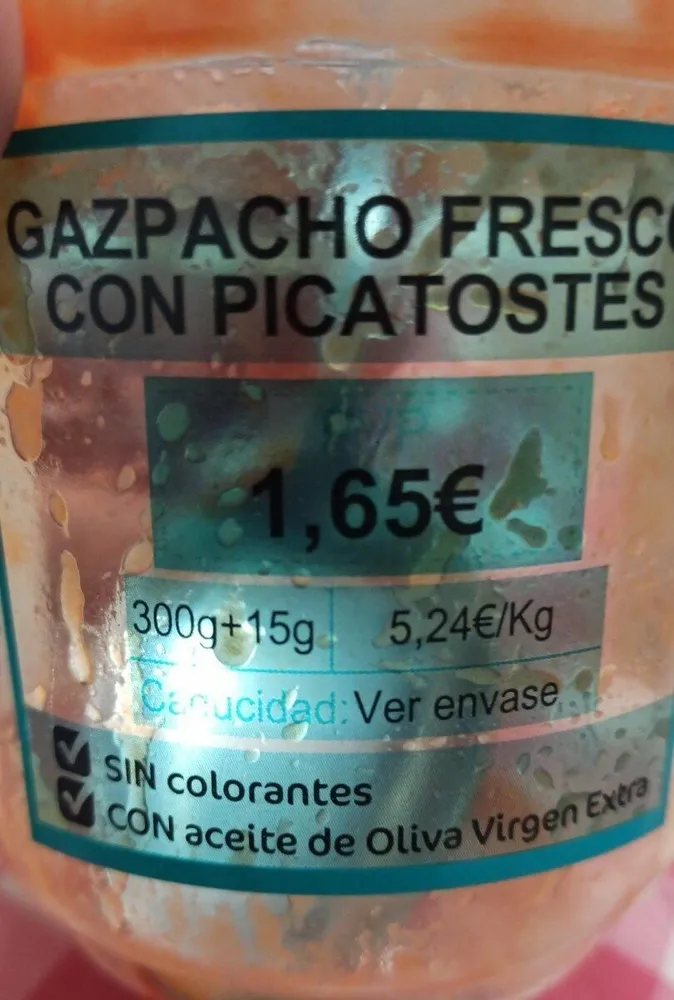 Gazpacho fresco con picatostes
