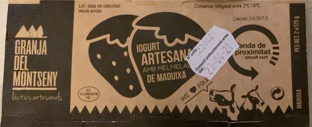 Iogurt artesanal amb melmelada de maduixa