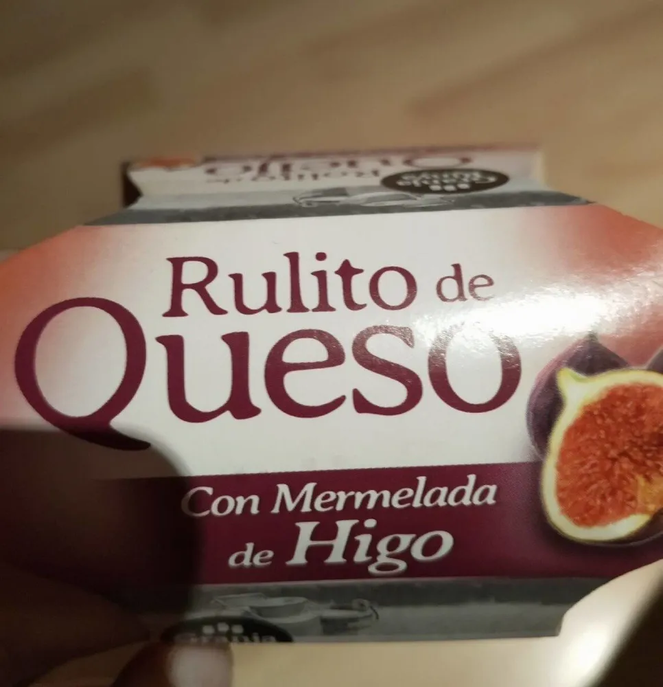 Rulito de queso con mermelada de higo