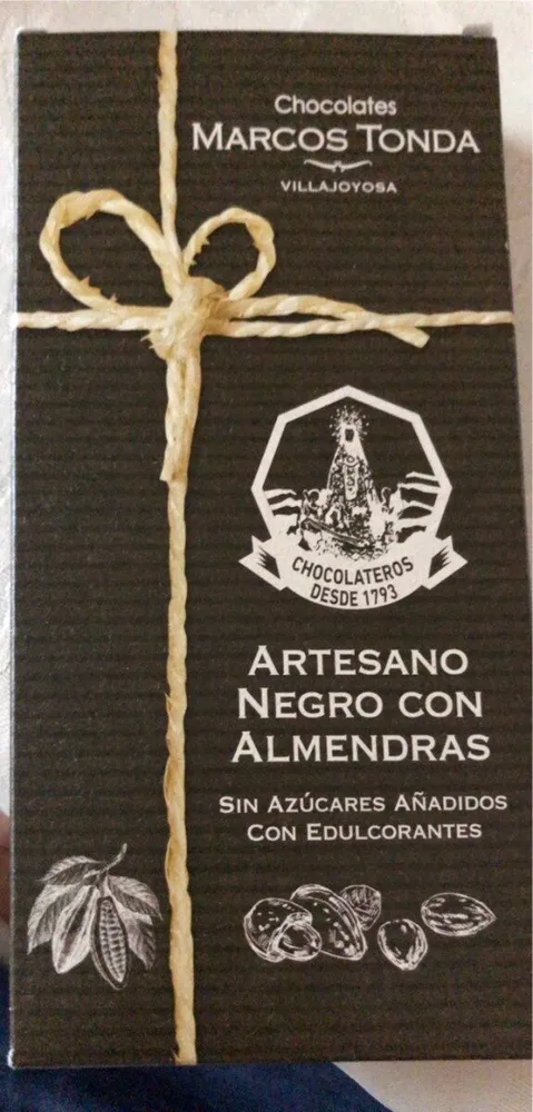 Chocolate negro con almendras