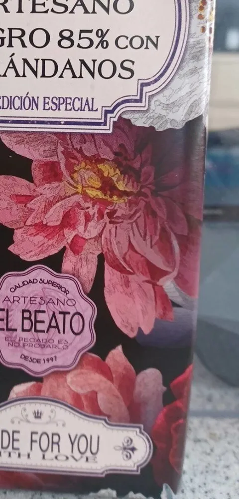 Chocolate artesano negro 85% con arándanos