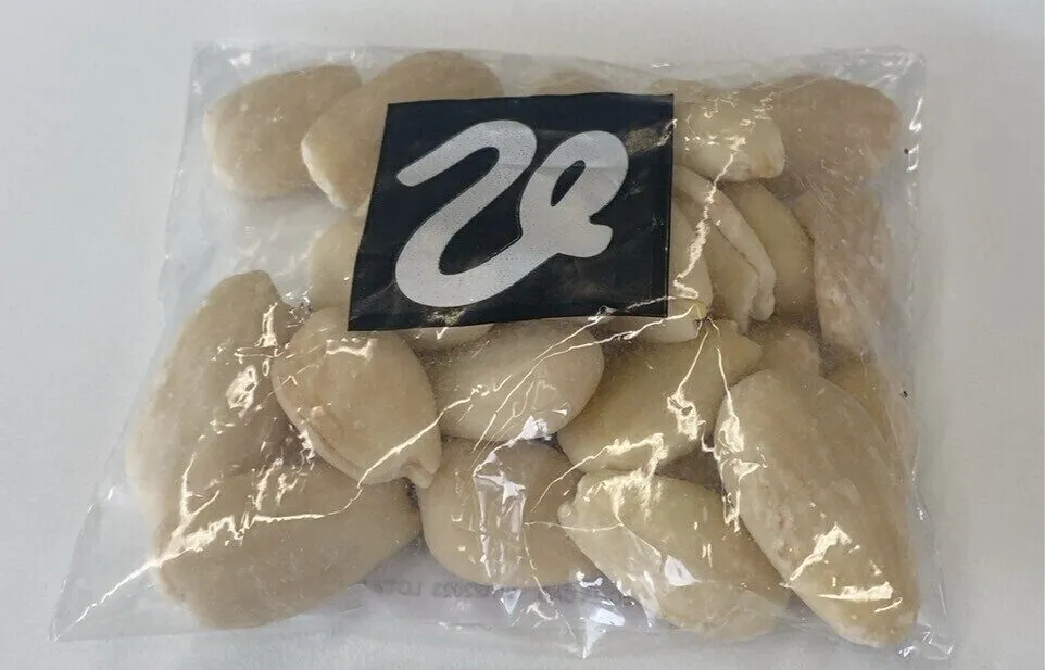Almendra comuna cruda