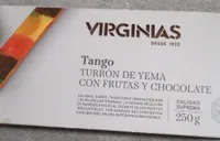 Turrón de yema con frutas y chocolate