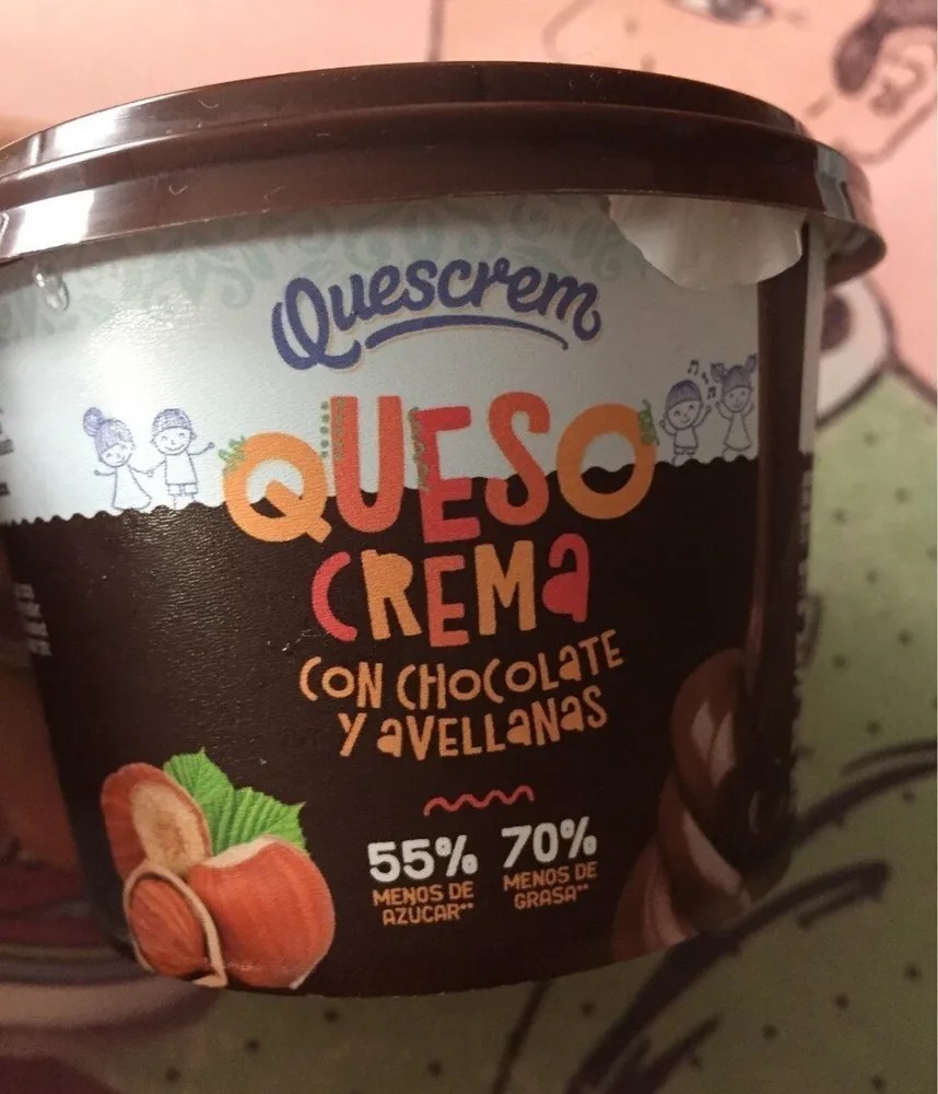 Queso crema con chocolate y avellanas