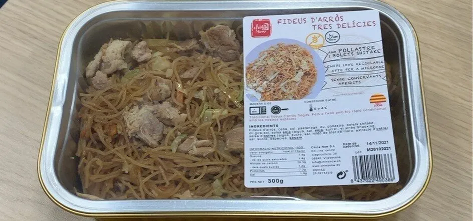 Fideos de arroz tres delicias