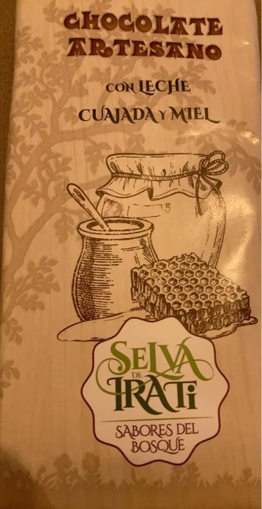 Chocolate artesano con leche cuajada y miel