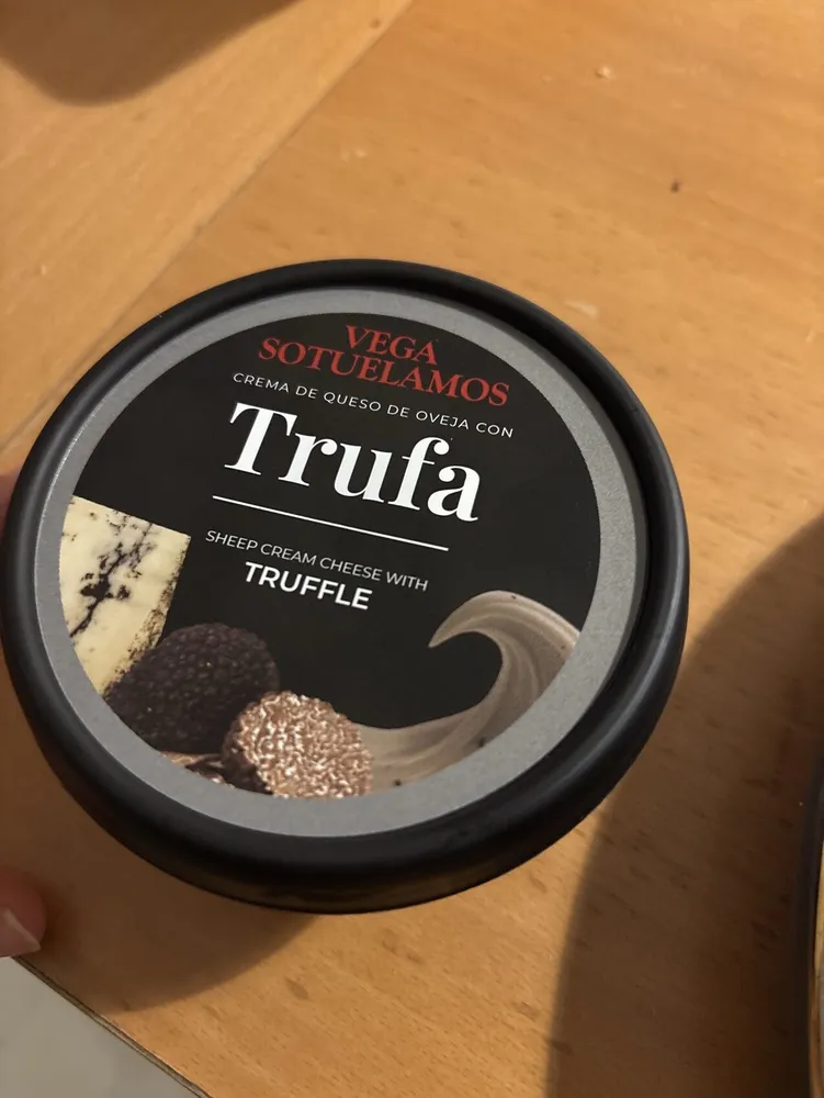 Sheep Cream Cheese with Truffle