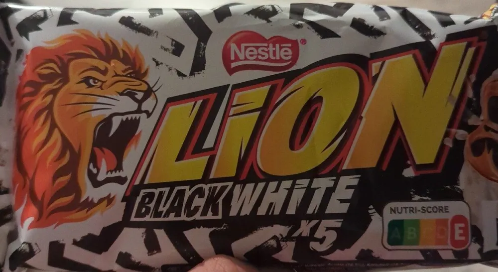 Lion Black & White