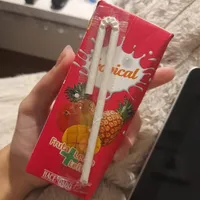 Fruta y leche tropical