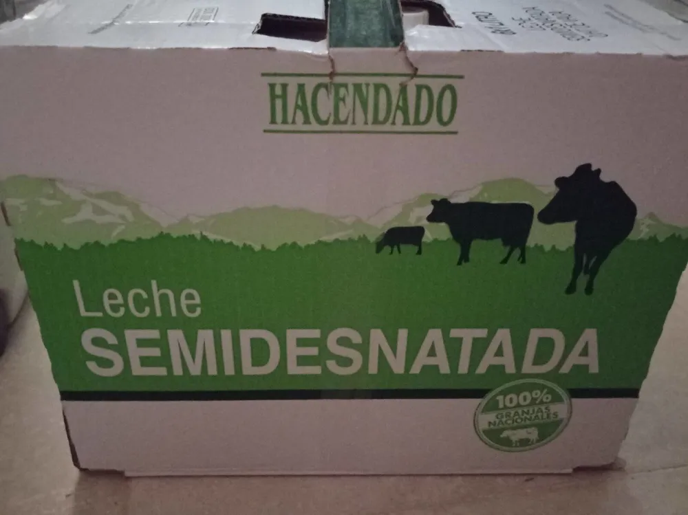 Leche semides atada UHT vaca