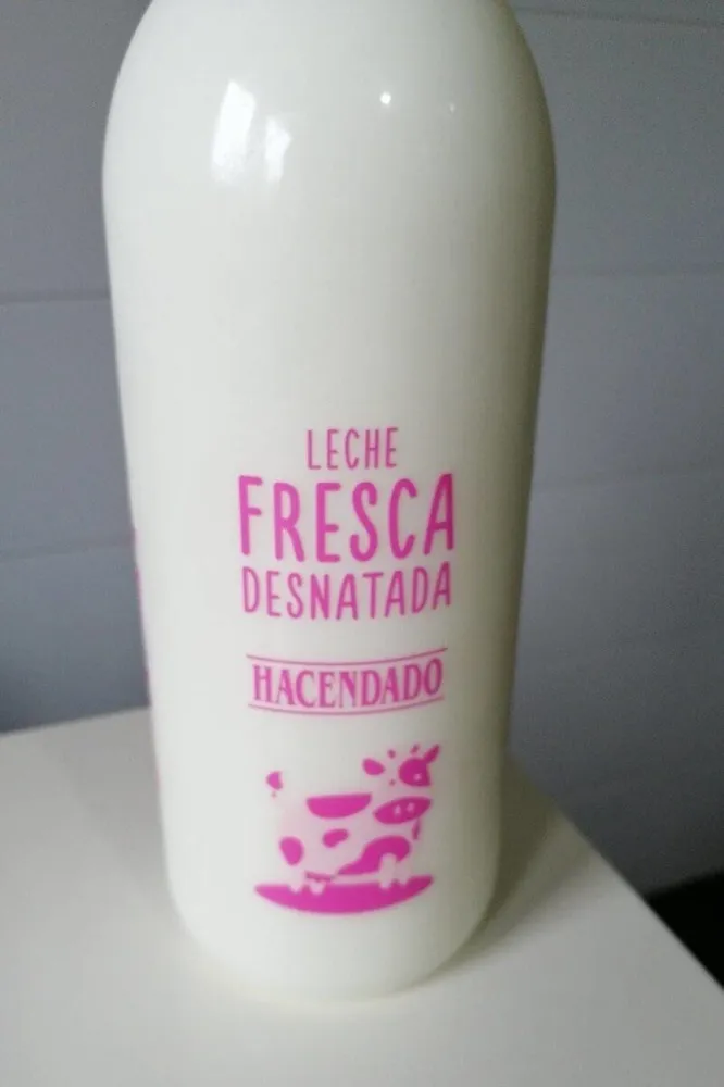 Leche fresca desnatada